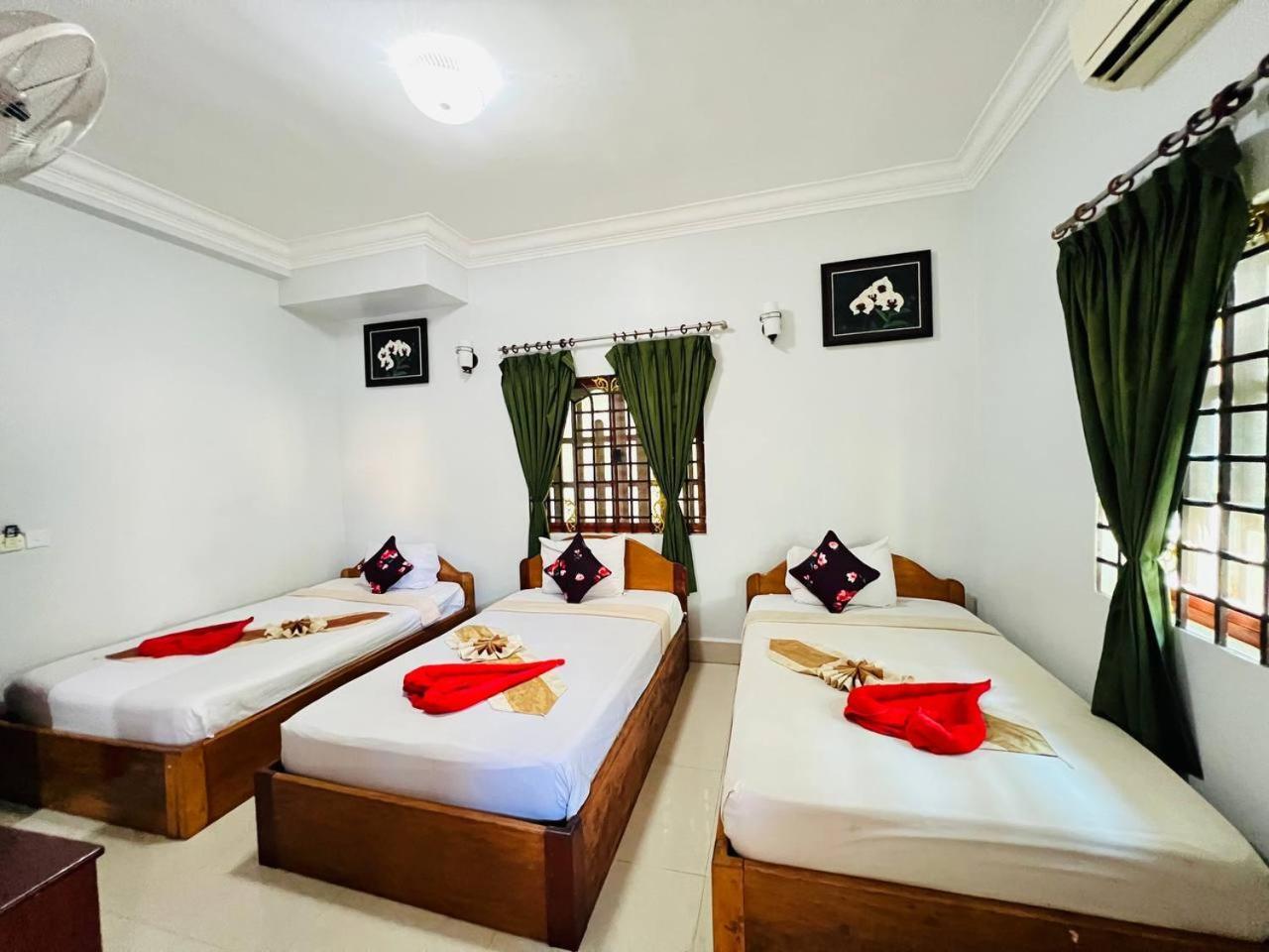 Golden Papaya Guesthouse Siem Reap Exterior photo