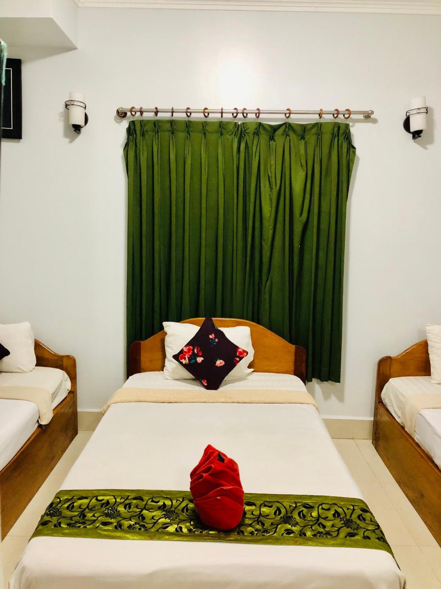 Golden Papaya Guesthouse Siem Reap Exterior photo