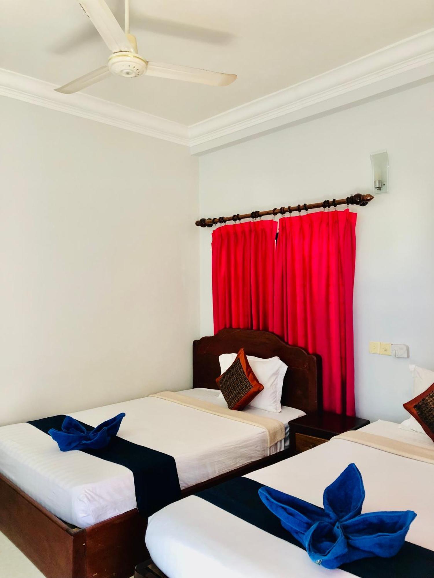 Golden Papaya Guesthouse Siem Reap Exterior photo